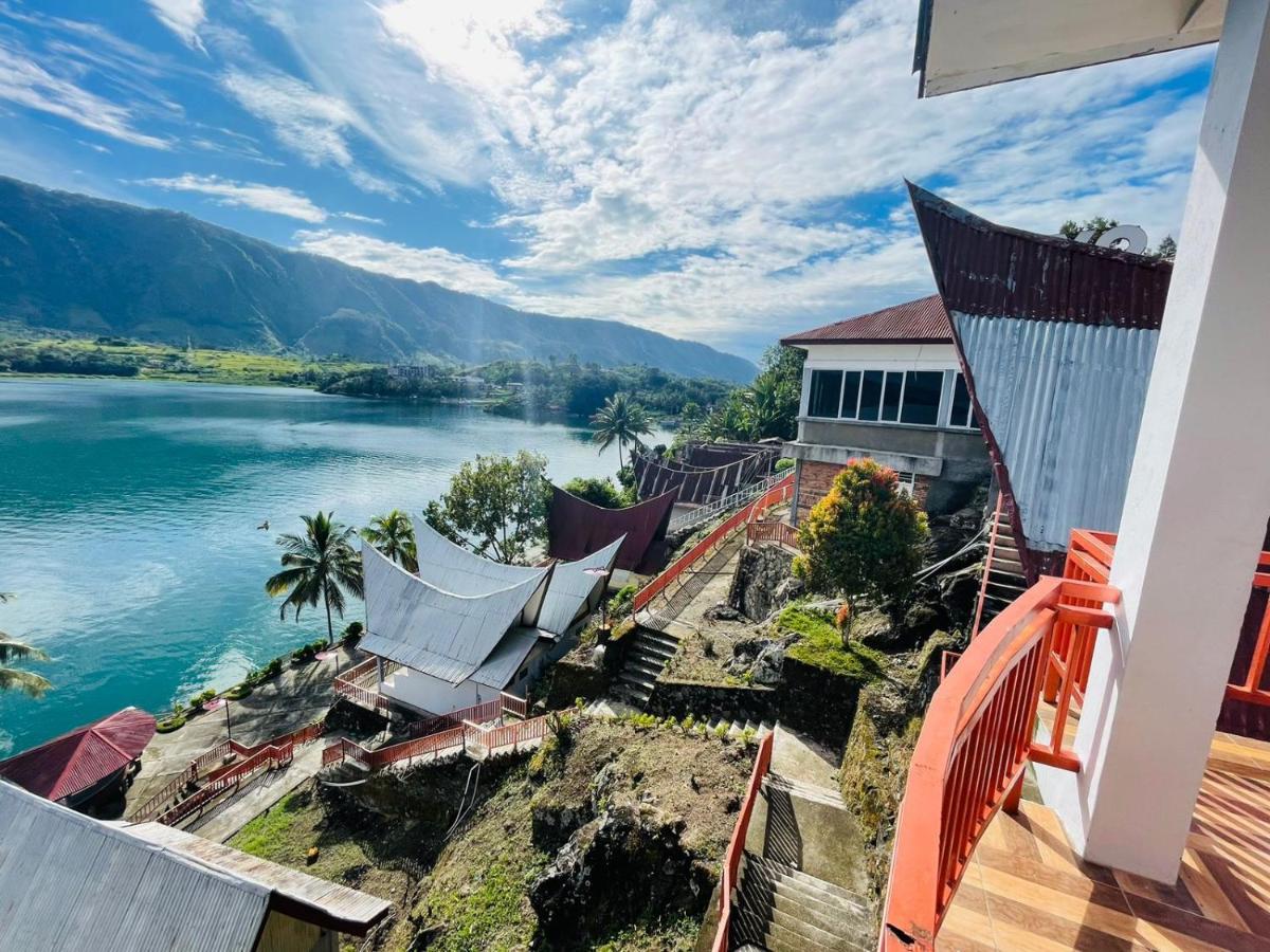 Vandu'S View Guest House & Restaurant Tuk Tuk Exterior photo