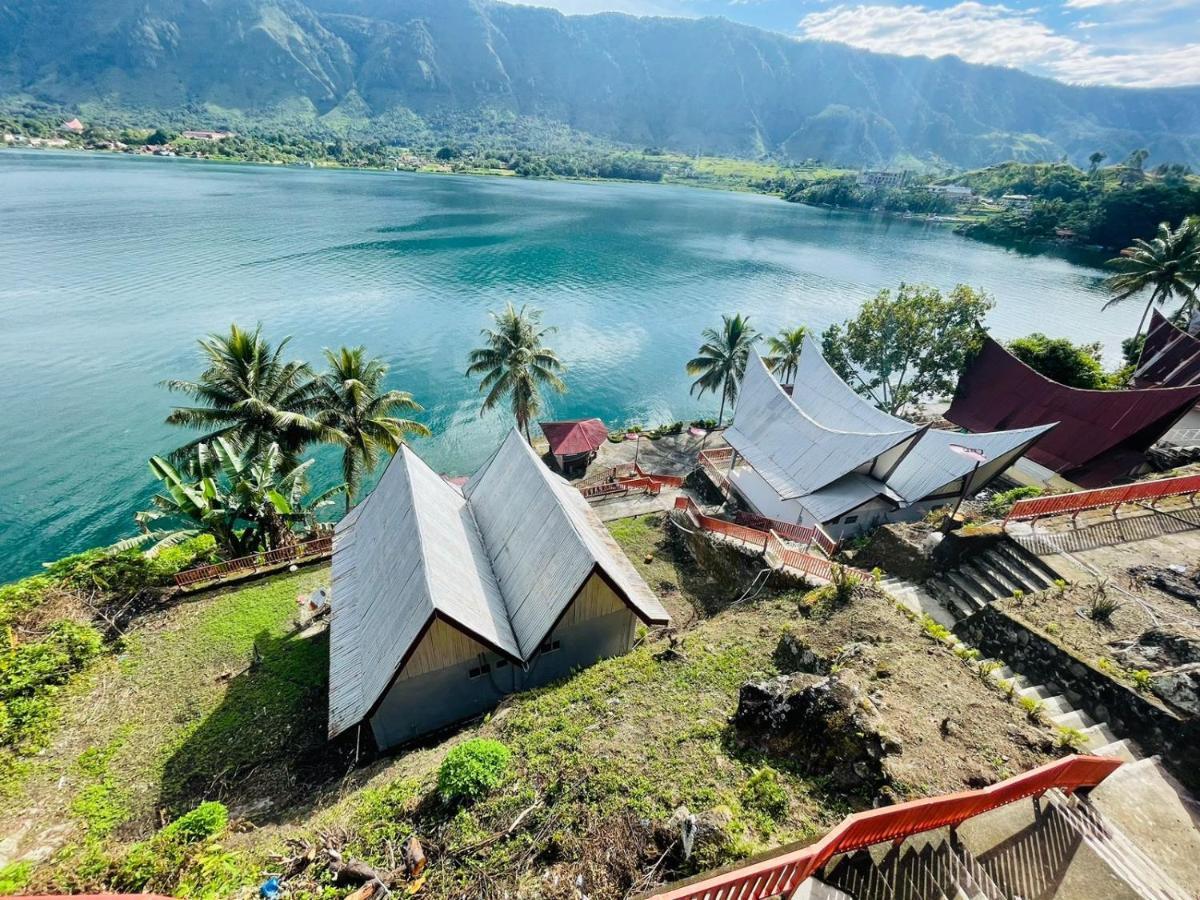 Vandu'S View Guest House & Restaurant Tuk Tuk Exterior photo