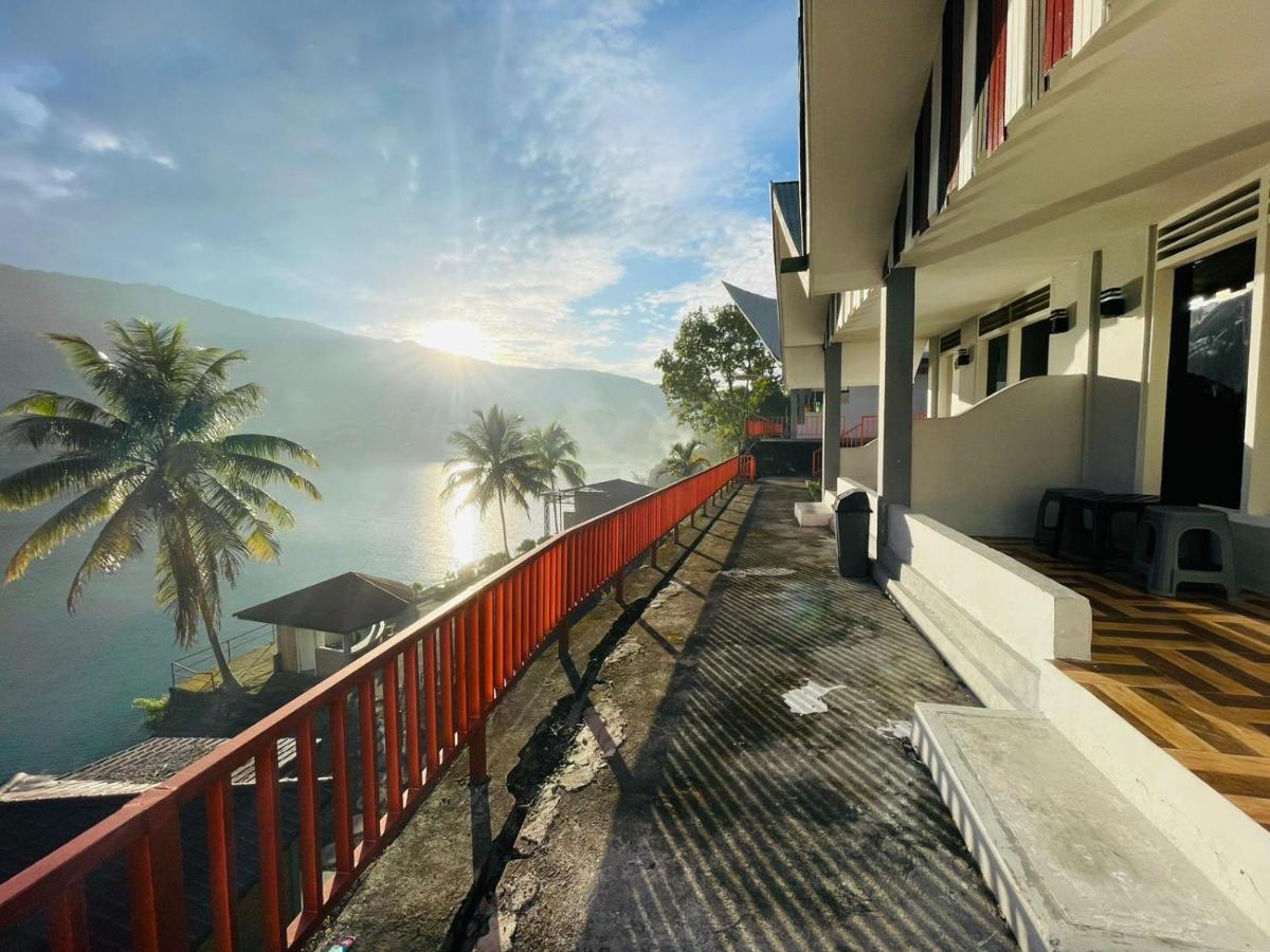 Vandu'S View Guest House & Restaurant Tuk Tuk Exterior photo